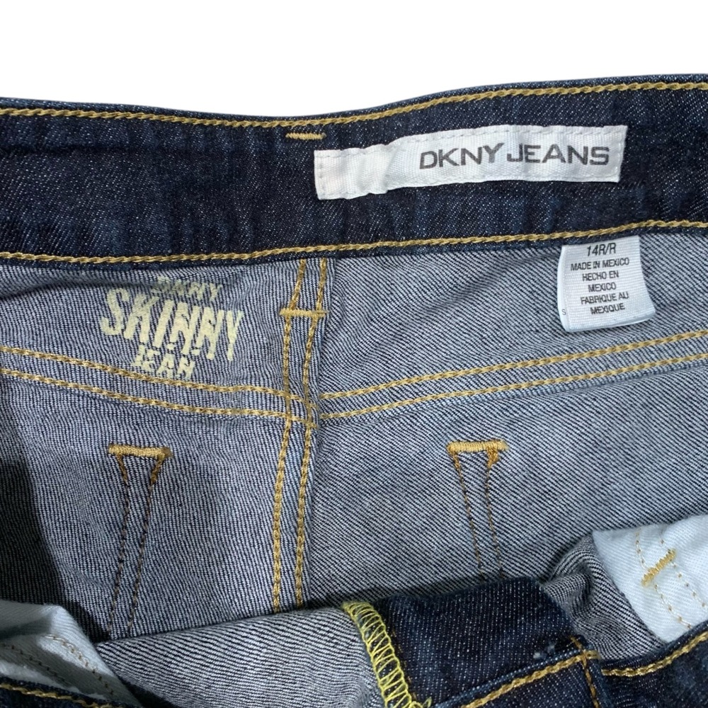 DKNY Jeans Women's Skinny Fit Dark Wash Denim Size 14 32" Inseam Stretch - Picture 3 of 9